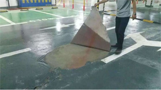 破損的環(huán)氧地面 混凝土硬化劑