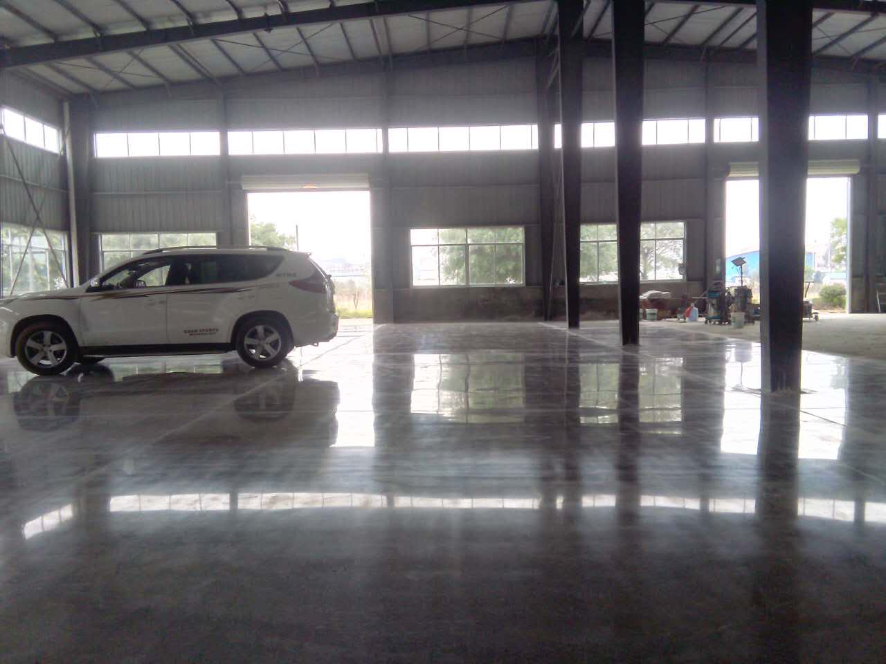 水泥地面硬化劑效果 水泥地面硬化劑效果