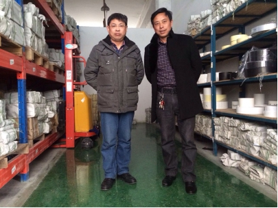 泰州馬總前來(lái)考察并訂購(gòu)水泥地面硬化劑