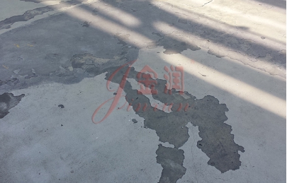 環(huán)氧地坪使用三個月后破裂